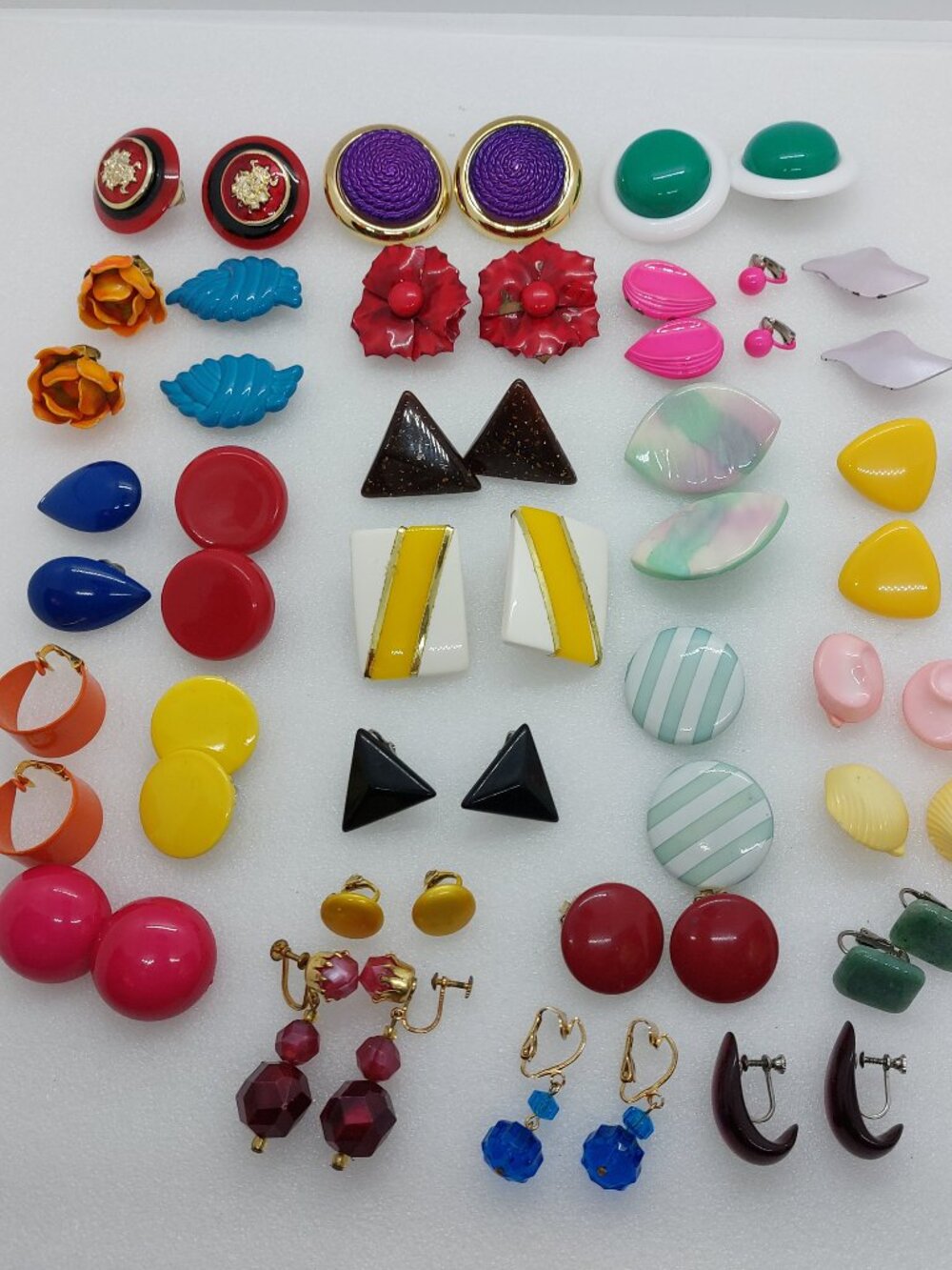 29 Pairs Of Clip On & Screw Back Earring Bundle Plastic Metal Colorful